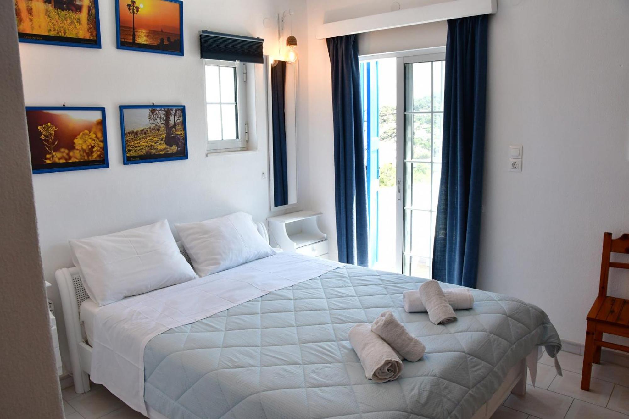 Blue Dolphin Studios And Apartment Vagia  Bagian luar foto
