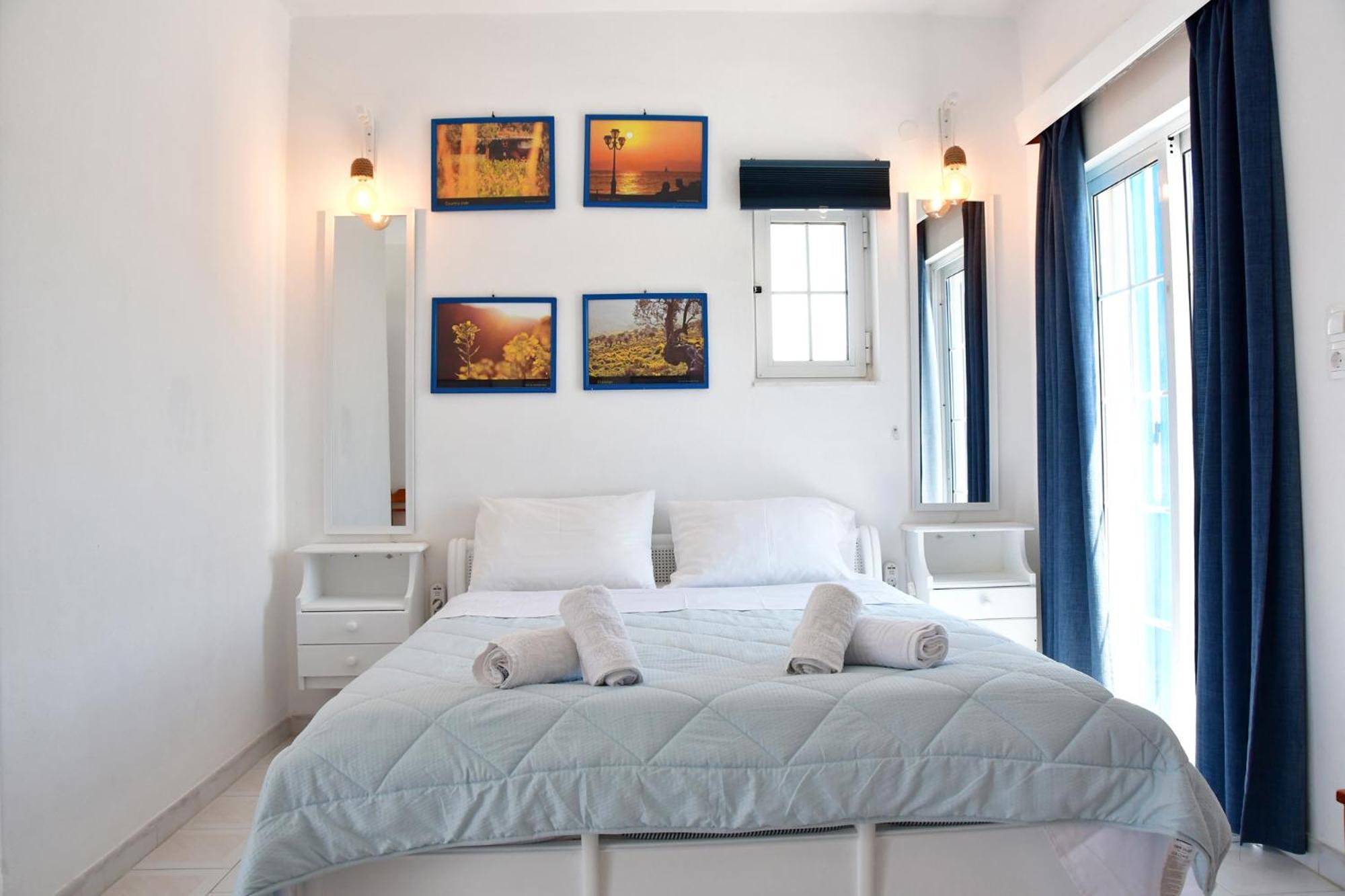 Blue Dolphin Studios And Apartment Vagia  Bagian luar foto