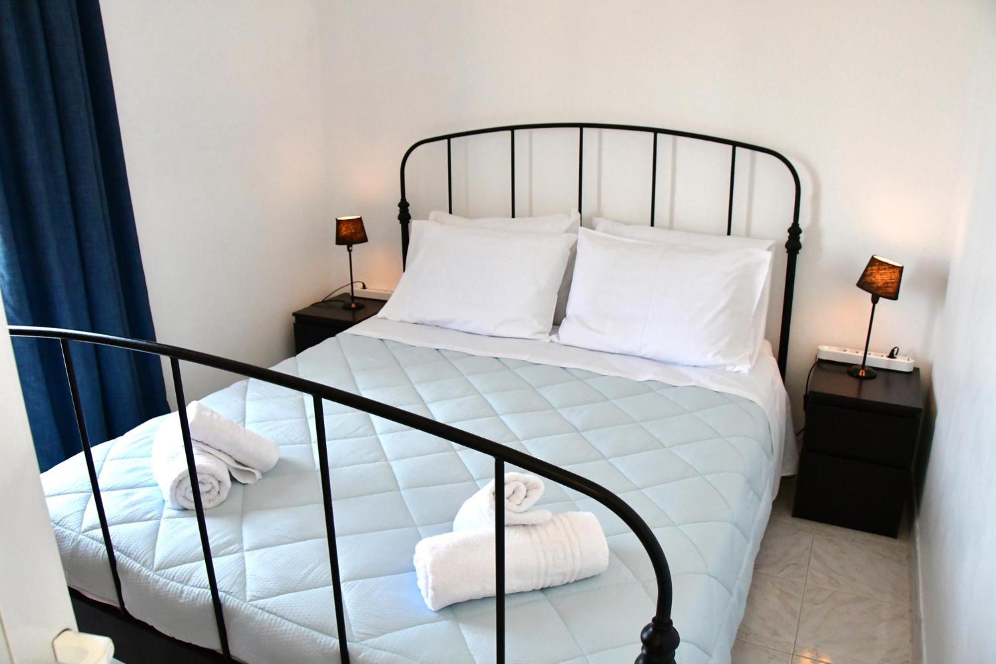 Blue Dolphin Studios And Apartment Vagia  Bagian luar foto